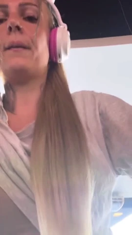 Working out at the gym gave me a rush of warmth, leading me to remove my t-shirt and reveal my bra. My arousal was intense. (Wet and gape) porn video